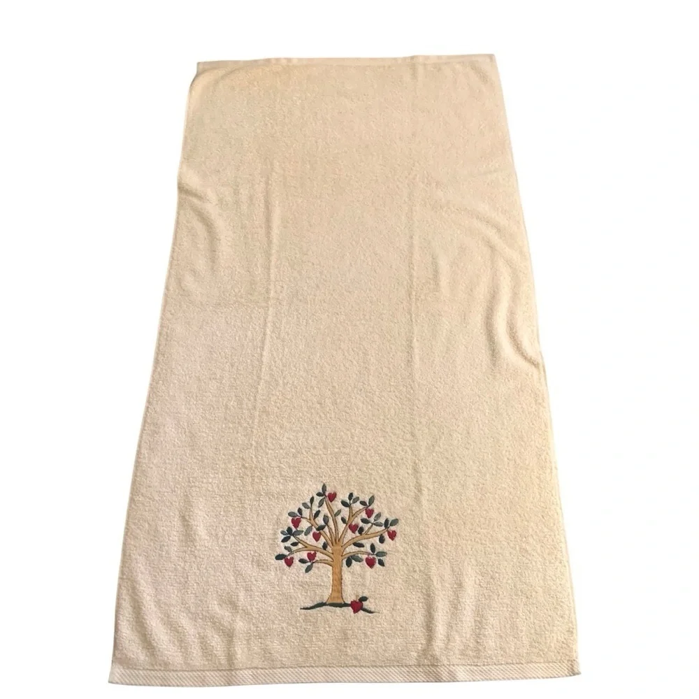 Vintage Bathworks Embroidered Heart Tree Bath Towels – Set of 2 (25x48”)
